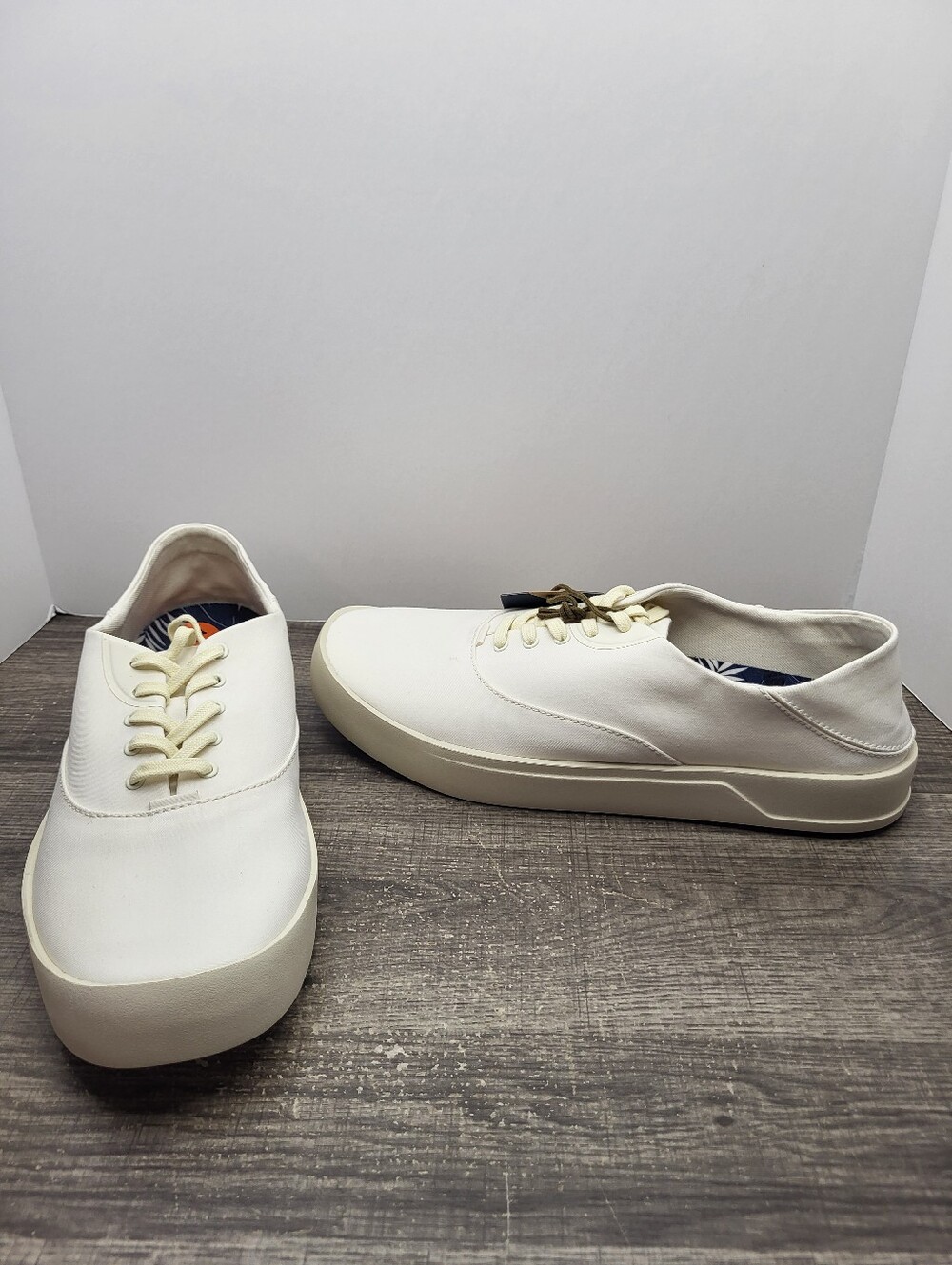 OluKai Tradewind Canvas Casual Sneakers Mens Size 11 Off White New